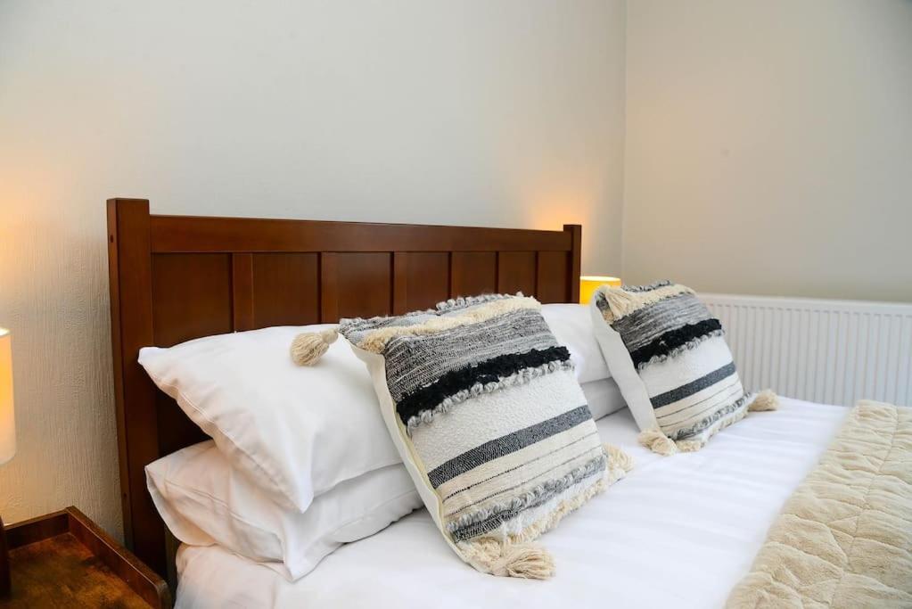 반즐리 Delightful 2 Bed Town Centre House, Sleeps 4 아파트 외부 사진